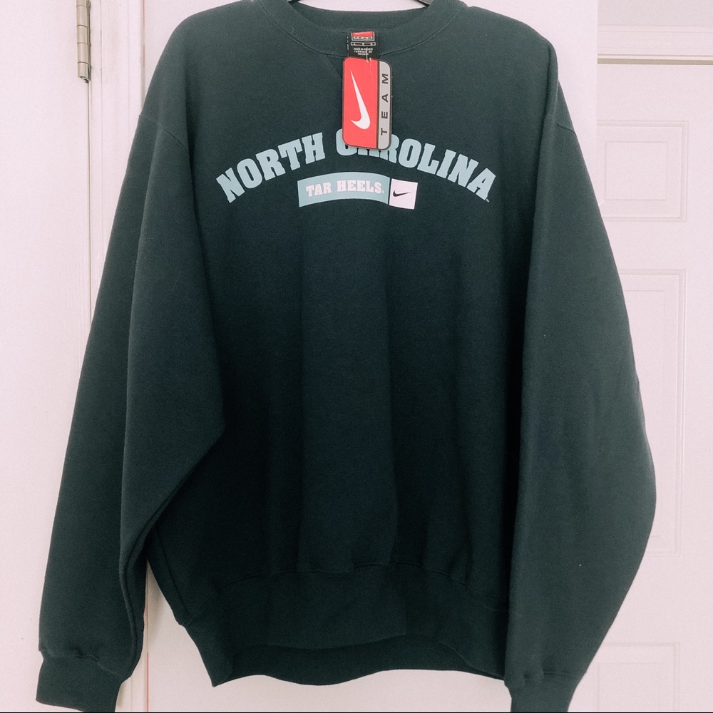 North Carolina Tarheels sweatshirt